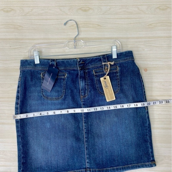 Tommy Hilfiger Denim Jean mini skirt size 12 NWT - Picture 3 of 14